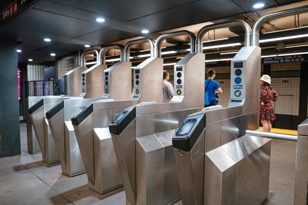 Automatic fare collection gates for metro rail stations